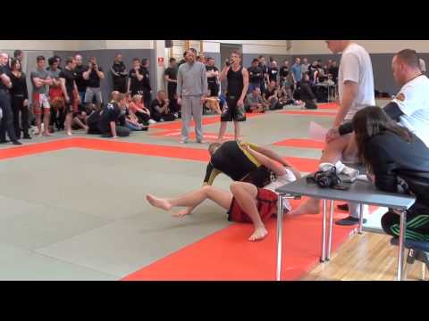 DGL 2012 2 runde S. Marco Birch Fightsport Køge vs Casper Larsen Roskilde Fight Factory