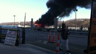 preview picture of video 'Fire breaks out at Port Jefferson Harbor'