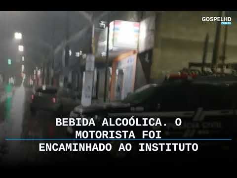 Em frente à delegacia: motorista atinge viatura da Polícia Civil em Caldas Novas e é preso após