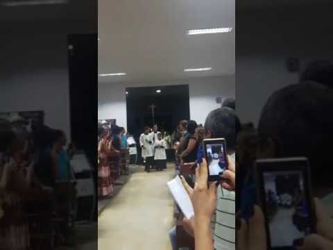 Crisma. Bispo Dom Lévi. Comunidade Católica. Missa.