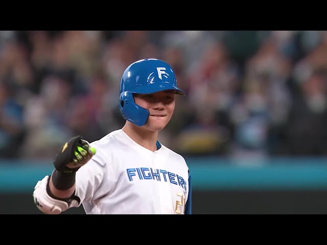 【4回裏】初球を捉えた!! ファイターズ・清宮幸太郎 センターへ走者一掃のタイムリー2ベース!! 2025年9月20日 北海道日本ハムファイターズ 対 千葉ロッテマリーンズ