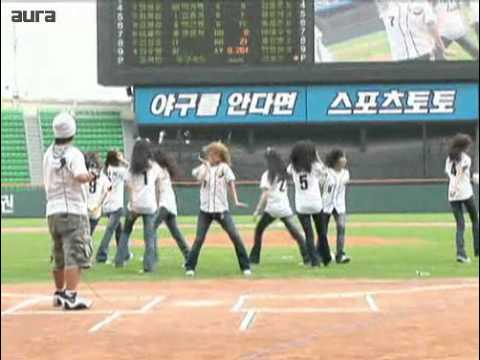 070820 SNSD Go to Baseball Event