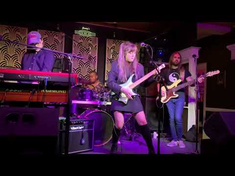 Erin Coburn - Snap In Half - Jamey’s House Of Music - Philadelphia 2/25/22