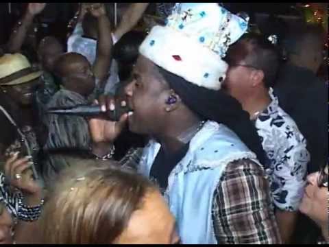 PREMIASHON KARNAVAL 2012 Marcha Grandi & Amos Balentin.wmv