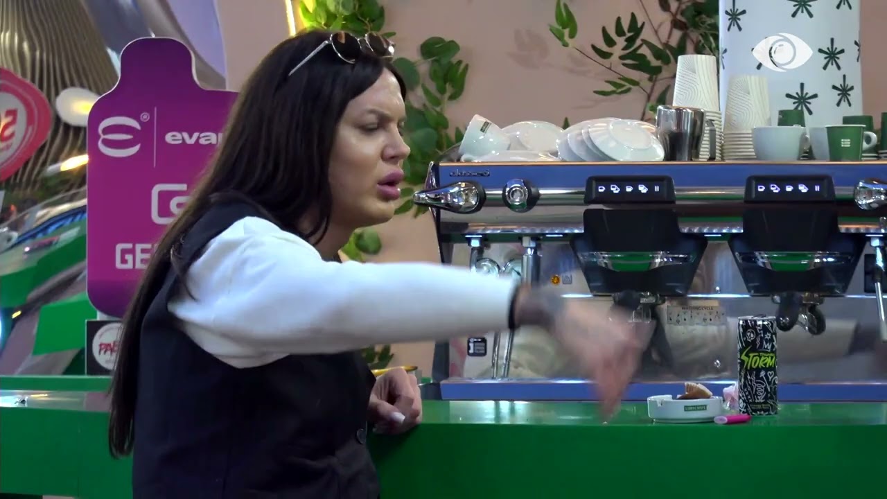 “Pse mendon që Rozana të është ngjitur ty?”/Amber dhe Gjesti diskutojnë për banoren: Ajo u vetshpall