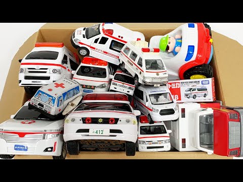 Ambulance miniature cars that adults love. Ambulances run beautifully on the slope.