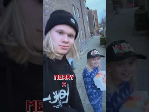 ¡ERLING HAALAND y su espíritu navideño! 🍾 🤩 🥳 | #shorts