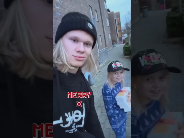 Vídeo relacionado con Disney Jersey Navideño Hombre, Suéter de Navidad - Regalos Hombre y Adolescentes (Rojo/Verde Azulado Grumpy, M)