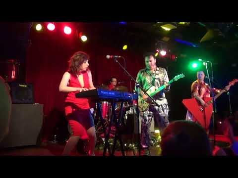 Red Elvises in 16 tons - Наташа любит регги