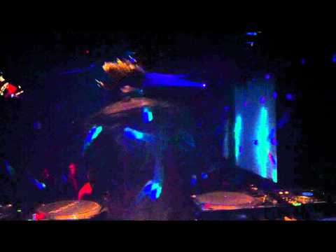 Isoul8 feat. Paul Randolph WAVES OF LOVE played by Yoshihiro Okino(Kyoto Jazz Massive)