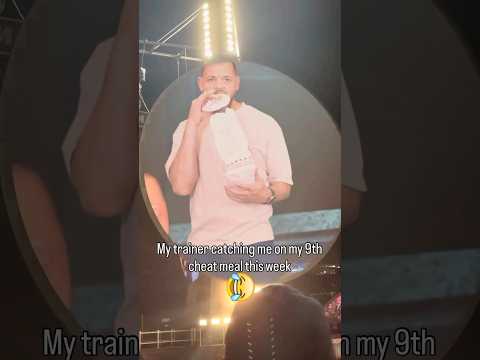 cuando tu entrenador te soprende haciendo trampa con tu dieta 
















