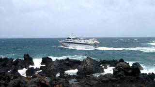 preview picture of video 'Salida del puerto de Órzola, Lanzarote'