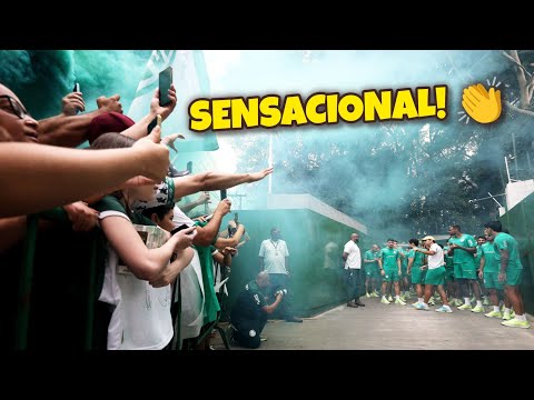 JOGADORES VIERAM ATÉ A PORTA DA ACADEMIA PARA AGRADECERAM O APOIO DA TORCIDA.