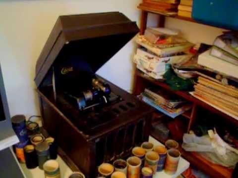 I'D JUST PAINT THE LEAF OF THE SHAMROCK