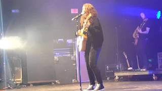 Alessia Cara - Overdose (Live)