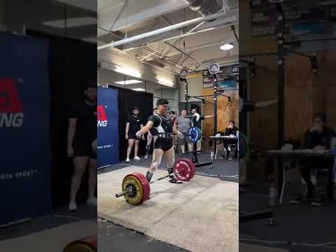 🚨725kg/1598lbs at 19 weighing 73kg/160.9lbs