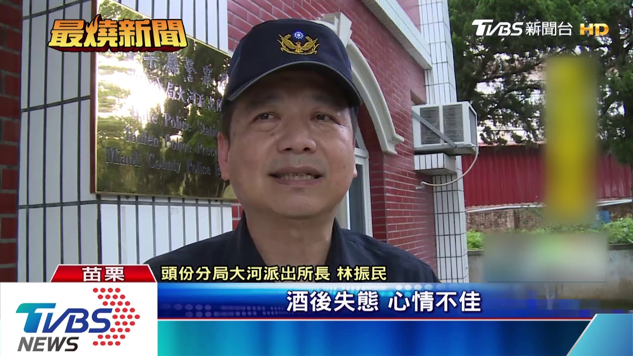 台三線飛來一張椅　險砸中重機騎士