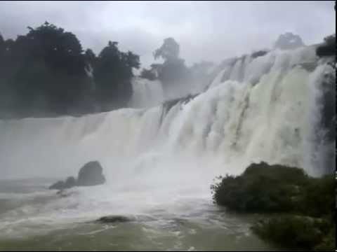 Ban Gioc Waterfall Vietnam with Amazingh