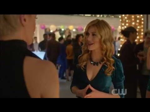 Arrow 8x09 Mia remembers Crisis | Green Arrow & the Canaries