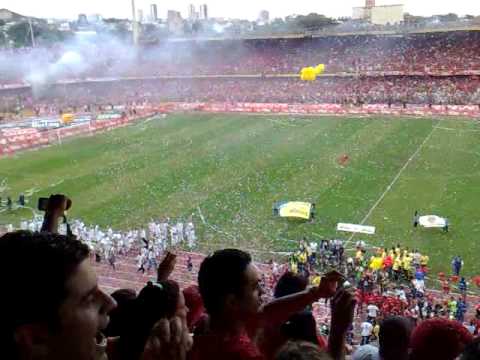 "Salida del America de cali final campeón 2008" Barra: Baron Rojo Sur • Club: América de Cáli