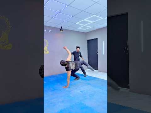The Brutal Capoeira Kick & Elbow Combo No One Can Block 💥🇬🇧 #selfdefence #shorts #viral