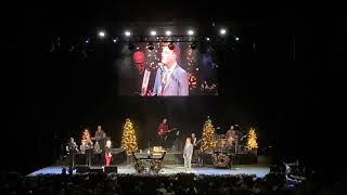 Michael W. Smith and Darci Lynne  sing “White Christmas”