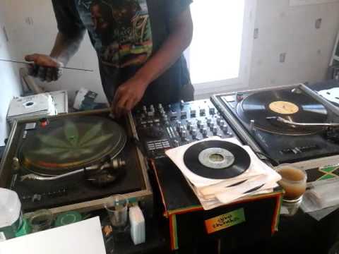 Mix Roots Session 1982/2015 - Selecta Douroots