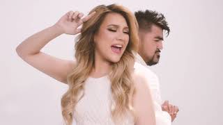 Y Me Da Miedo Music Video