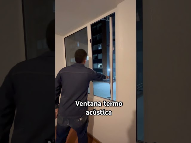 Vídeo relacionado con METRO Professional Vitrina refrigerada GGC2078B, plástico/vidrio, 42.8 x 38.6 x 96 cm, 78 L, enfr. por ventilación, cristal de seguridad, Blanco