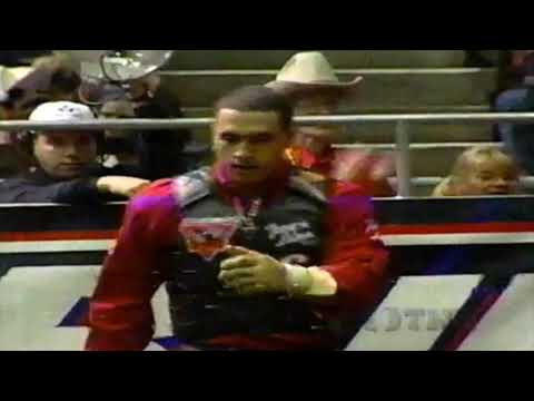 Adriano Moraes vs Over The Top - 97 PBR Vancouver (84.5 pts)