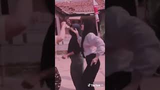 Download lagu cewe hijab joget santuy mp3 Download lagu cewe hijab joget santuy mp3