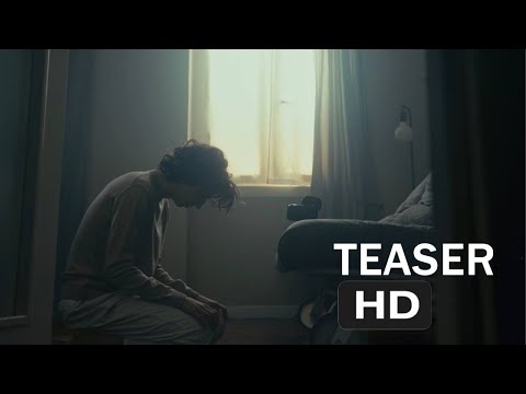 Thumbnail of the video: L’UOMO CHE FOTOGRAFÒ LA DONNA PIÙ BELLA DEL MONDO (2023) | Teaser del cortometraggio