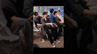 Download lagu The way Perth is holding Ta’s arm 🥺🤏🏻 #perthsanta #perthtanapon #santapp #perfect10liners mp3