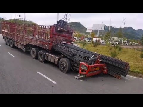 15 Extremely Dangerous Cranes,Excavator & Truck Fails! Logging Truck Driver Skills On Dangerous Road