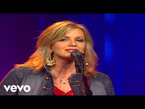 Bill & Gloria Gaither - I Surrender All [Live] ft. The Isaacs