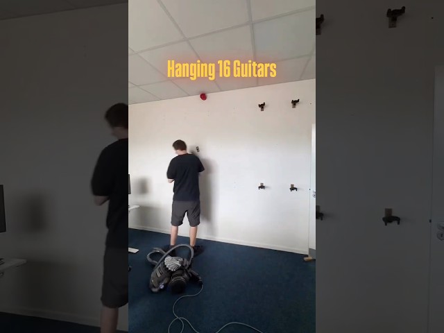 Vídeo relacionado con HERCULES Stands GSP38WB PLUS AGS - Colgador de pared para guitarra con base de madera