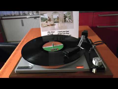 Vinyl HQ, C´est chic le freak / 1964 PE33 Studio broadcast turntable w. 1963 Shure M33/7 cartridge