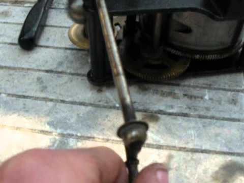 Phonograph Pathéphone n°8 1909, motor after spring rebuilding.