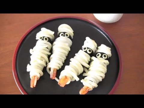 HALLOWEEN Mummy Ebi (Shrimp) Tempura Udon ハロウィンに海老天うどん - OCHIKERON - CREATE EAT HAPPY
