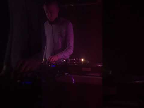 Pinch at Fade, Komedia: The Bug - Get Out The Way Ft Killa P & Irah