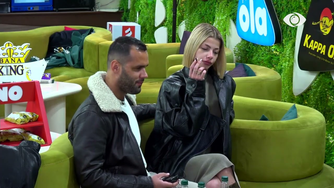 Burri i asaj moshe nuk mundet të pëlqej një vajzë sa unë/ Vijon biseda mes Nikol dhe Stenaldos