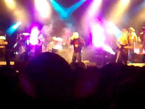 a vive allure LOSCAR de MISTERGANG et TONTON ALKA musique MISTERGANG ( concert brétigny 2009 )