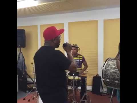 PATRICK TEVREDEN OEFENING BIGI POKOE TOPPERS