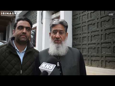 CM Omar Abdullah convened a meeting with civil society members, traders, and admin to discuss the prevailing situation and ways to ease tensions.   CM stressed allowing space for people to express their grief & deliberated on paying tribute in a sensitive religious matter. Also discussed release of detained children, FIRs: Kashmir Economic Alliance (KEA) Chairman Haji Muhammad Yasin Khan