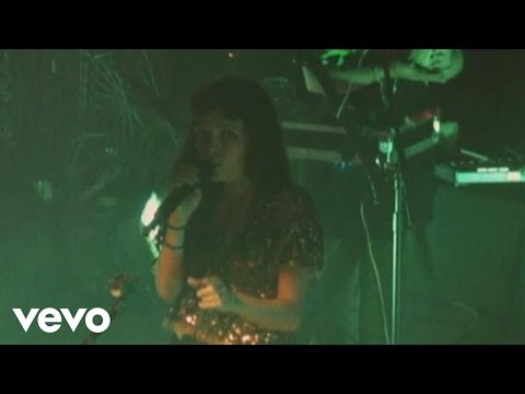 Video thumbnail for Hu Hu Hu (Versión en Vivo Teatro Fru Fru)