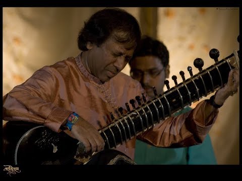Raag Todi ~ Ustad Shahid Parvez, accompanied by Sovon Hazra on the tabla.
