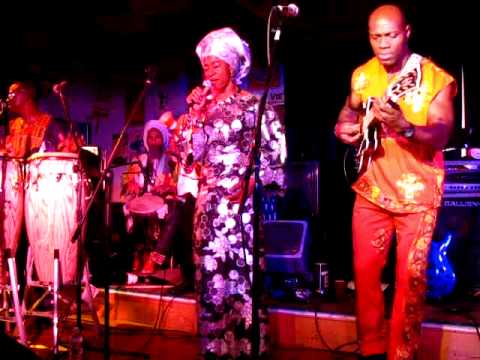 Nigerian Allstars Band performs Ema Kowa Lasa Ile Wa by monomono