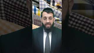 מה עושים עם הבגדים של הנפטר? הרב אושרי אזולאי (קו ההלכה הספרדי) - התמונה מוצגת ישירות מתוך אתר האינטרנט יוטיוב. זכויות היוצרים בתמונה שייכות ליוצרה. קישור קרדיט למקור התוכן נמצא בתוך דף הסרטון