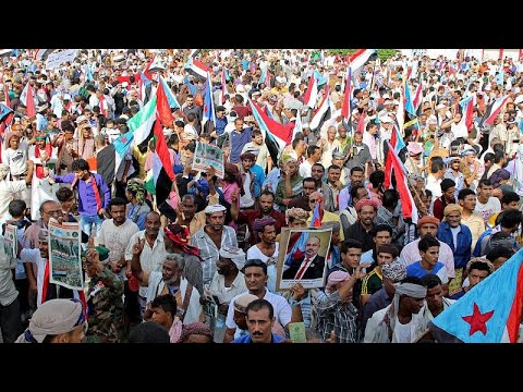 عشرات الآلاف يشاركون بمسيرة في عدن لدعم الانفصاليين الجنوبيين…