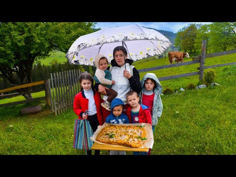 Meet the Family Who's Never Known Life Outside the Mountains! Watch What They Eats!